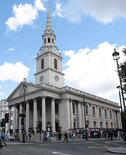 St Martin-in-the-Fields, červenec 2011.jpg