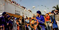 Кадр из Hola Mohalla.jpg