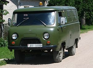 Транспорт 300px-UAZ_452_front_q