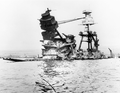 A USS Arizona (BB 39) javíthatatlanul kiégett, a támadás mementója lett