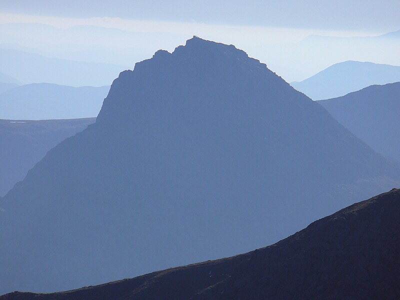 Delwedd:Tryfan from the carneddau.jpg