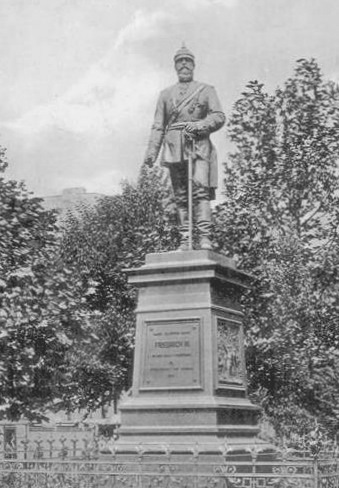 Datei:Standbild Kaiser Friedrich Spandau.jpg