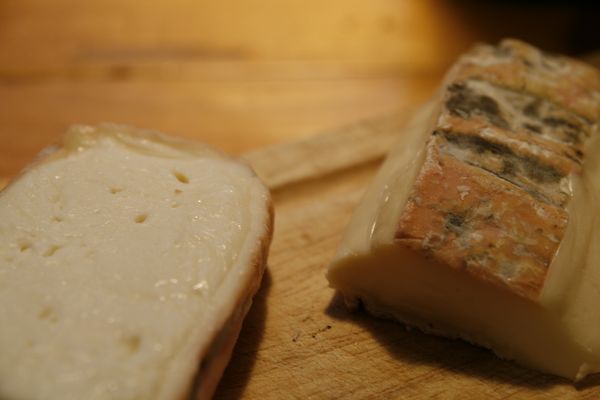 Datei:Taleggio und Taleggio di Monte.jpg