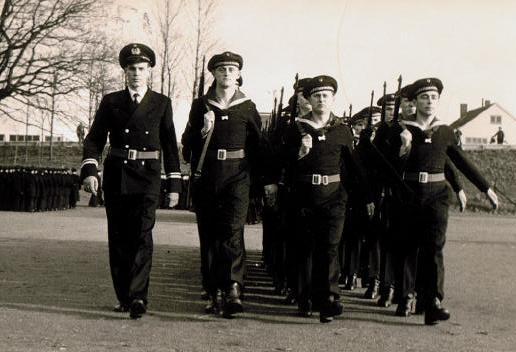 Datei:Marineuniform 1957.JPG