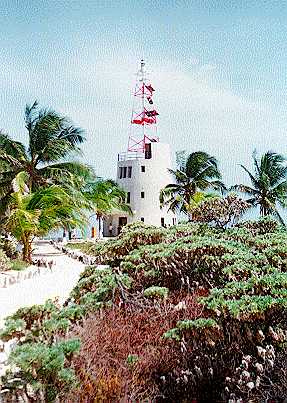 Datei:Serranilla Bank Lighthouse.jpg