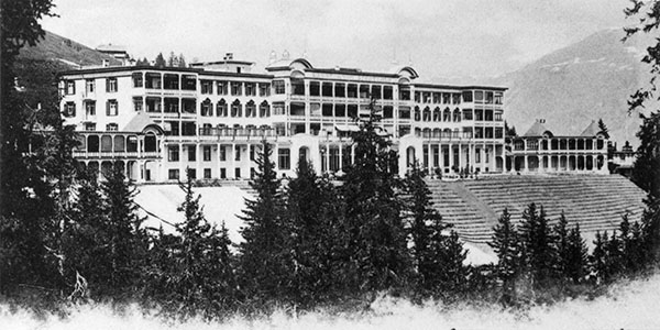 Datei:Sanatorium Schatzalp, Davos 1900.jpg