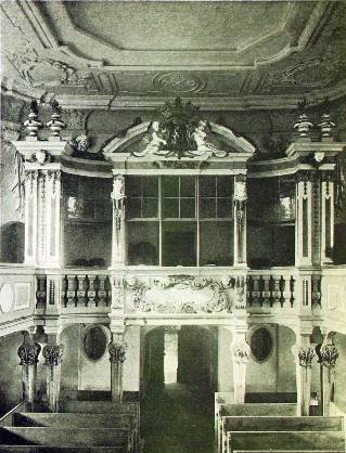 Datei:Innenansicht Schlosskapelle Tiefenau Herrschaftsloge 1914.jpg