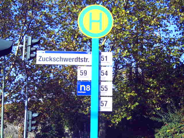 Datei:Neues VGF-Haltestellenschild.jpg