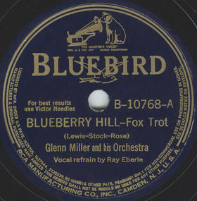 Datei:Glenn Miller & His Orchestra - Blueberry Hill Juli-40.jpg