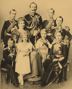 Datei:Kaiser Wilhelm mit Familie .jpg