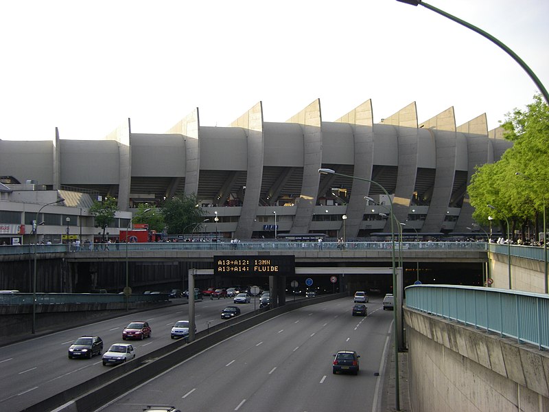 Datei:Prinzenparkstadion Außenansicht.JPG