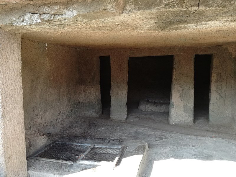 Datei:Ajanta, Höhle 14.jpg