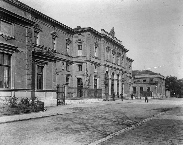 Datei:Bahnhof Rosenheim 1890.jpg