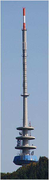 Datei:Fernmeldeturm auf dem Totenkopf (Kaiserstuhl).jpg