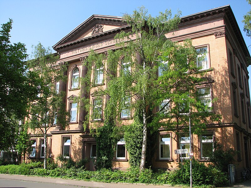 Datei:Viktoria-Luise-Gymnasium-Hameln.JPG