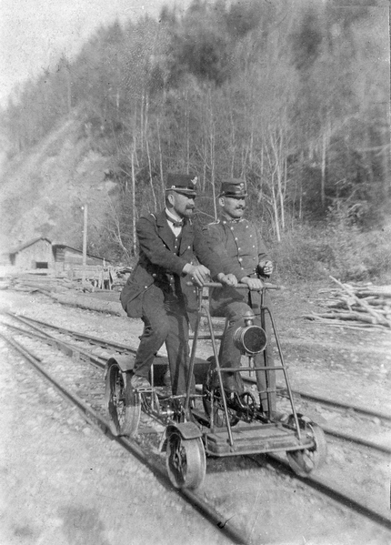 Datei:Schienenfahrrad auf der Bregenzerwaldbahn.webp