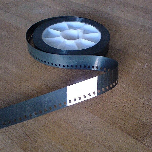 Datei:Split-Magnetfilm mit Spleiß.JPG