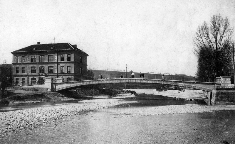 Datei:Schwimmschulbrücke 1902.png