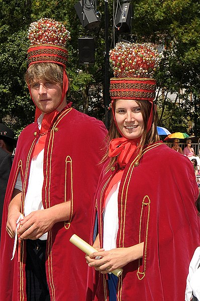 Datei:Wildberg Schäferlauf 2010 Schäferkönigspaar.jpg