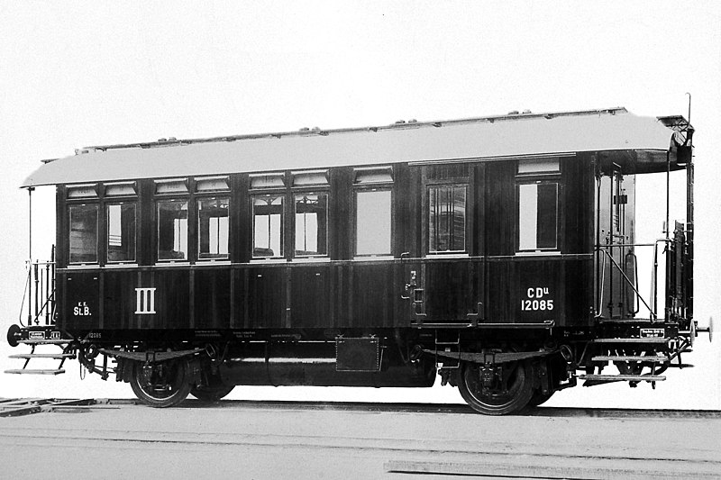 Datei:Wiener Stadtbahn - Halbgepäckwagen der Gattung CDu.jpg