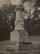 Die von Marie von Wildenbruch gestiftete Kopie des Euphrosyne-Denkmals im Großherzoglichen Park zu Weimar, 1912