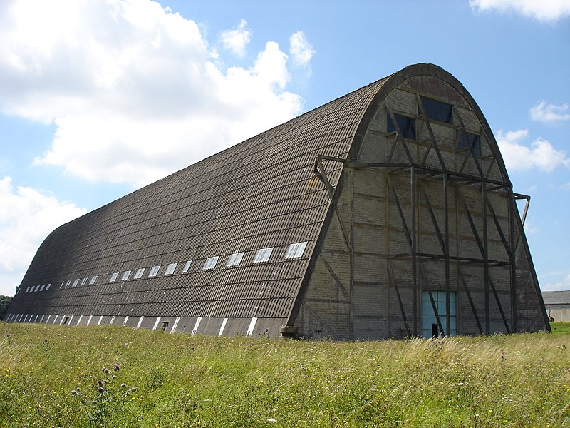 Datei:Hangar Ecausseville.jpg