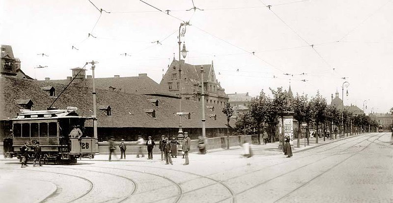Datei:Straßenbahn-am-Königstor-um-1902.jpg