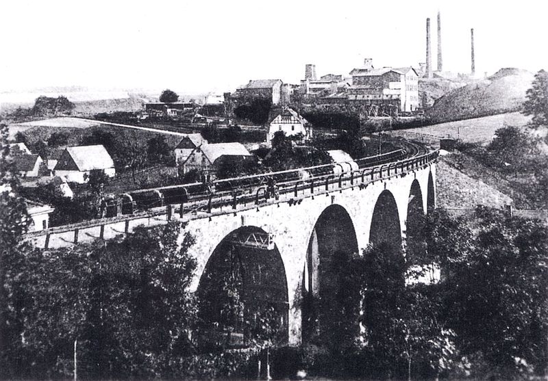 Datei:Viadukt Oelsnitz.jpg