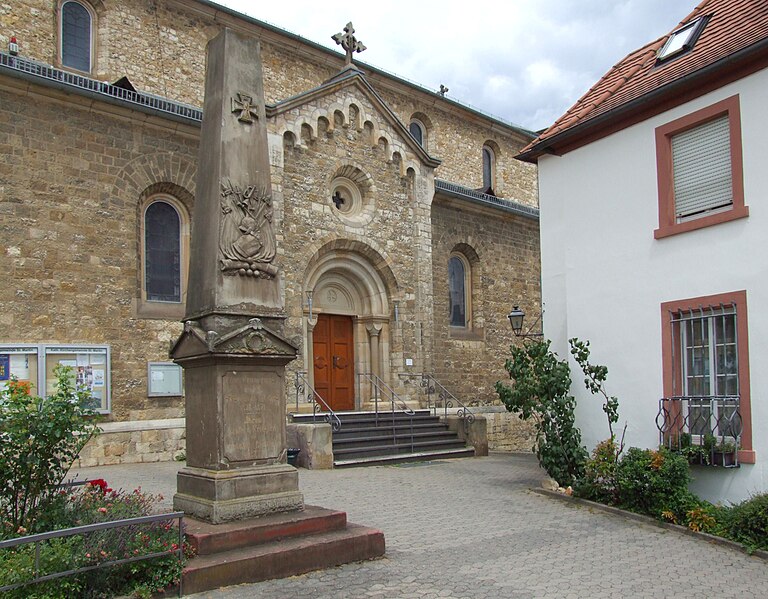 Datei:Mainz Finthen Kriegerdenkmal.JPG