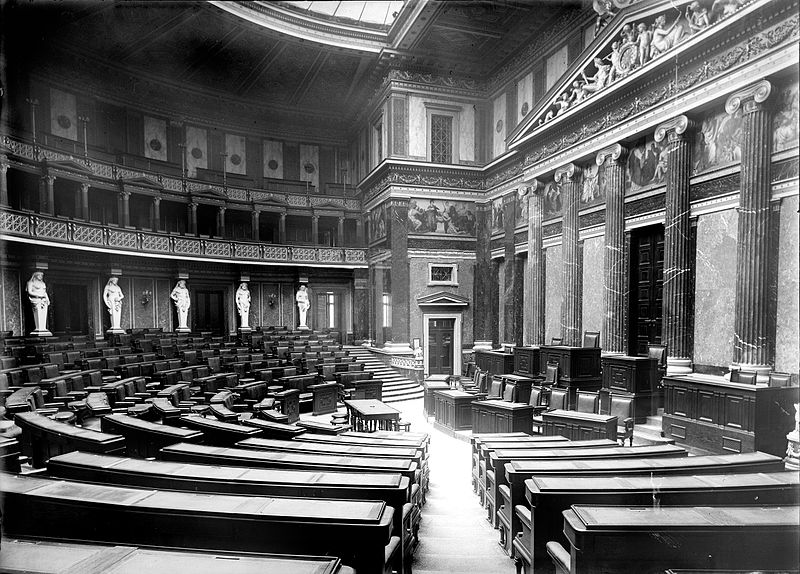 Datei:Sitzungssaal Herrenhaus 1902.jpg