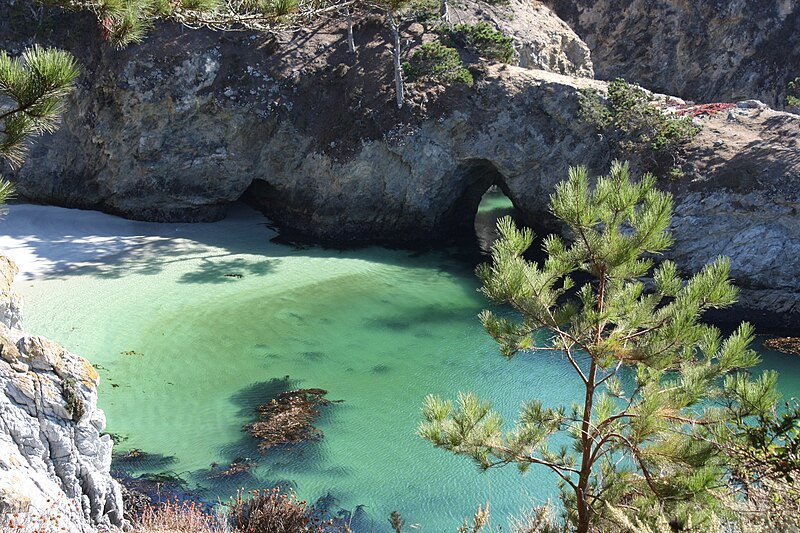 Datei:Point Lobos China Cove.jpg