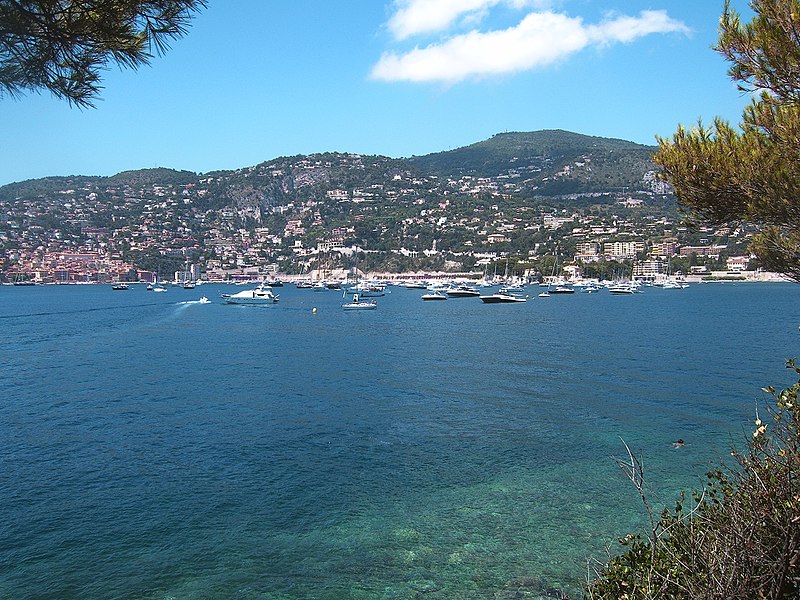 Datei:Villefranche-sur-Mer2012.JPG