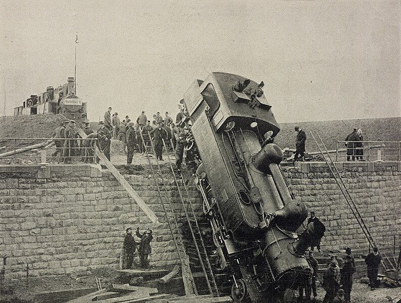 Datei:Stadtbahn-Unfall Gunoldstraße Januar 1899.jpg