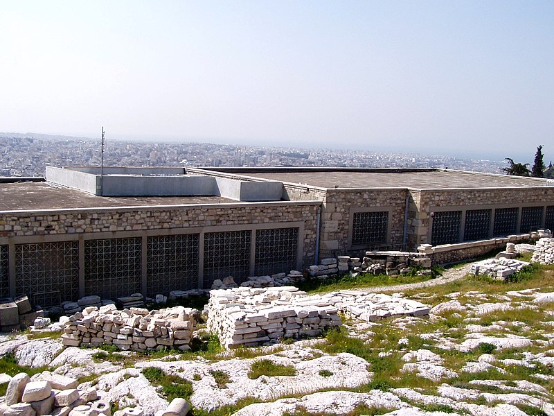 Datei:Akropolismuseum in Athens.jpg