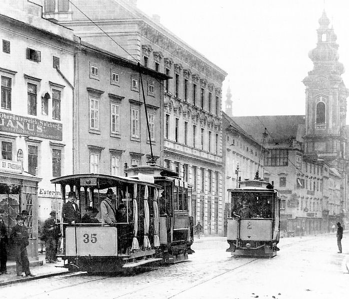 Datei:Linzer Straßenbahn Zugbegegnung.jpg