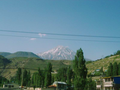 Sommer 2005, ein fast schneefreier Damavand.