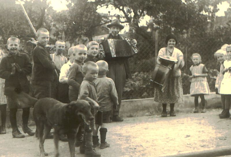 Datei:Jenische, Westerwald, um 1930.jpg