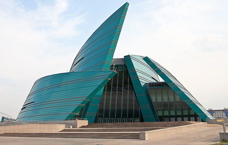 Datei:Konzerthalle Astana.jpg