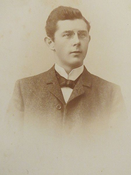 Datei:Hans von Loewenstein um 1900.jpg