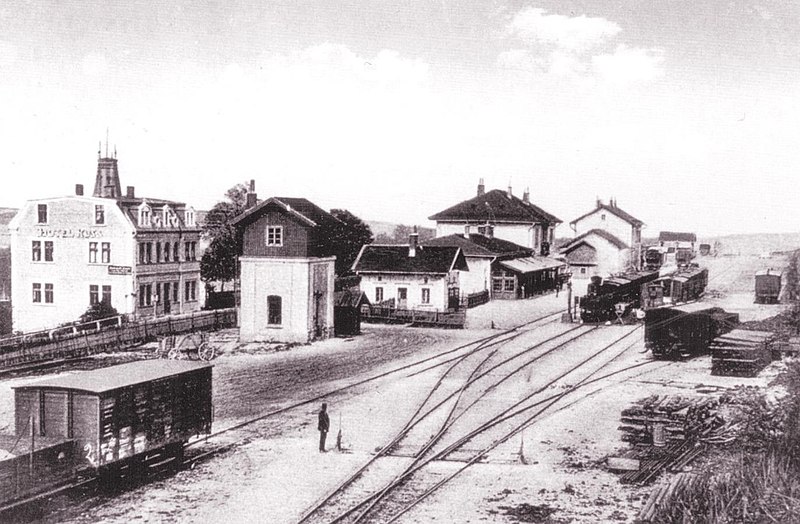 Datei:Bahnhof Rossbach.jpg