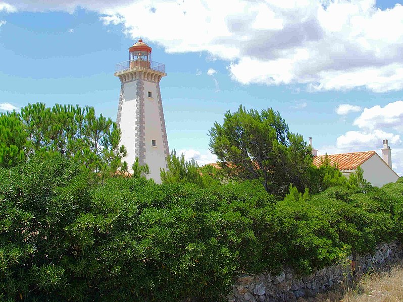 Datei:Cap Leucate (Aude), Leuchtturm.jpg