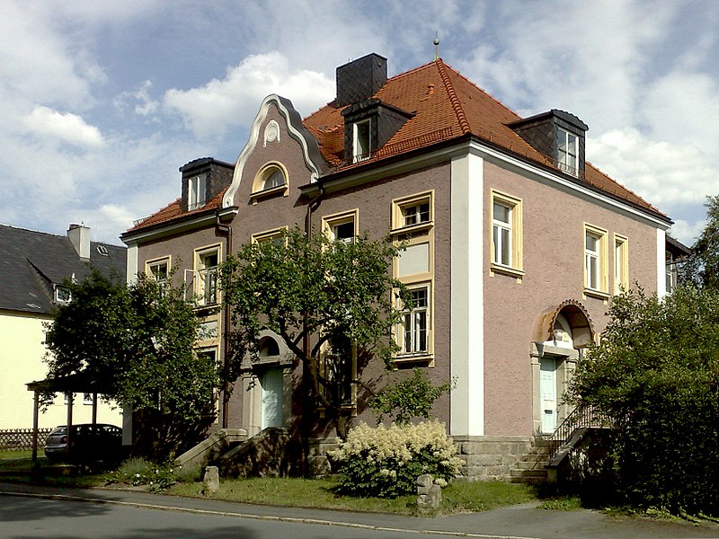 Datei:Schulhaus Mechlenreuth.jpg