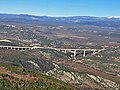 Aussicht vom Gipfel nach Norden auf die im Bau befindliche Autobahn Split-Sarajewo