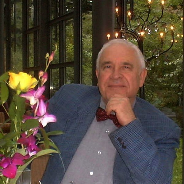 Datei:Yuri Svirezhev (2005).jpg