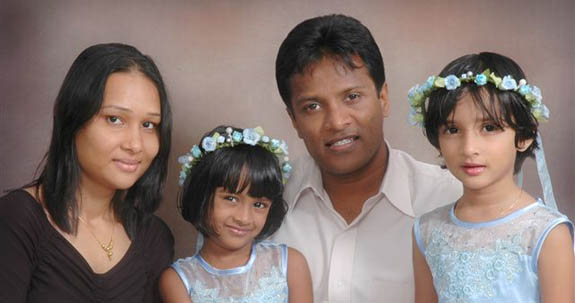 ފައިލު:Umar Naseer Family.jpg