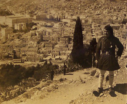 Αρχείο:Evzonas at Lycabettus.jpg