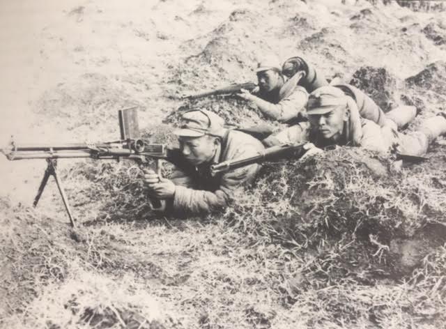 File:Wang Jingwei regime machine gun crew.jpeg