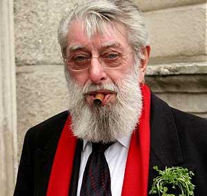 File:Ronnie Drew 2006.jpg