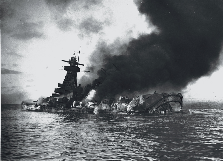 File:Graf Spee scuttled.png