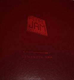 PearlJam-LiveatBenaroyaHall2.jpg